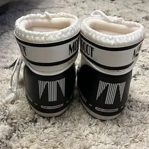 Moon Boot | Shoes | Moon Boot Short Classic Low Black And